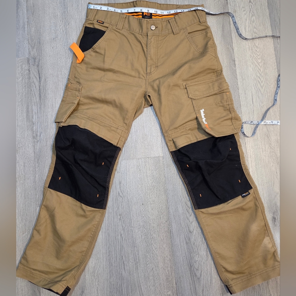 Timberland Men's Cargo Pants in Tan and Black
